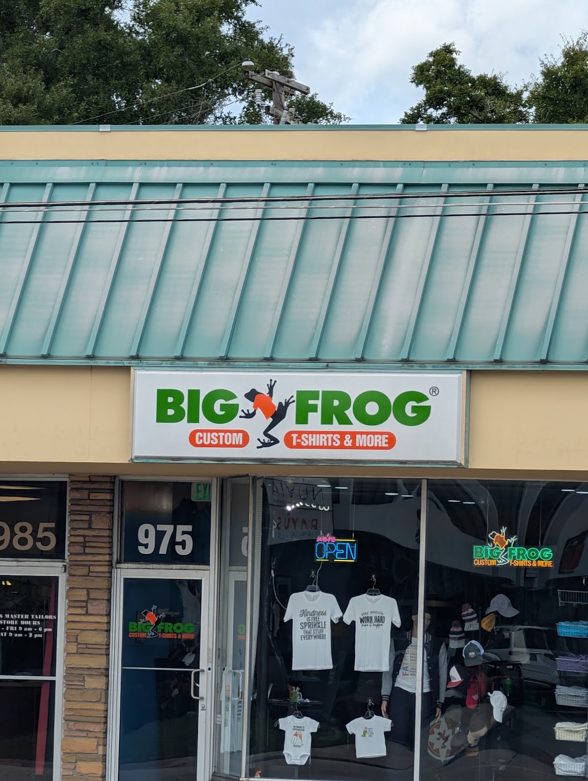 Big Frog Custom T-Shirts & More Storefront
